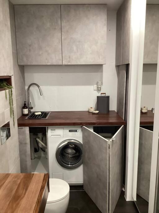 In The Heart Of Port Melbourne Apartment Bagian luar foto