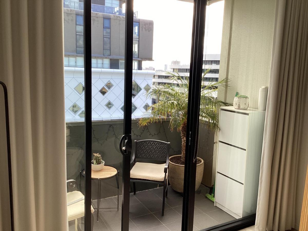 In The Heart Of Port Melbourne Apartment Bagian luar foto