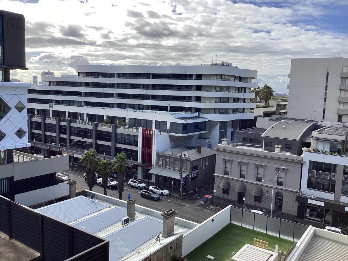 In The Heart Of Port Melbourne Apartment Bagian luar foto