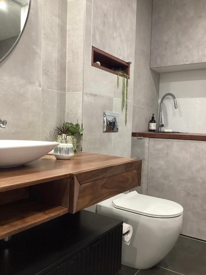 In The Heart Of Port Melbourne Apartment Bagian luar foto