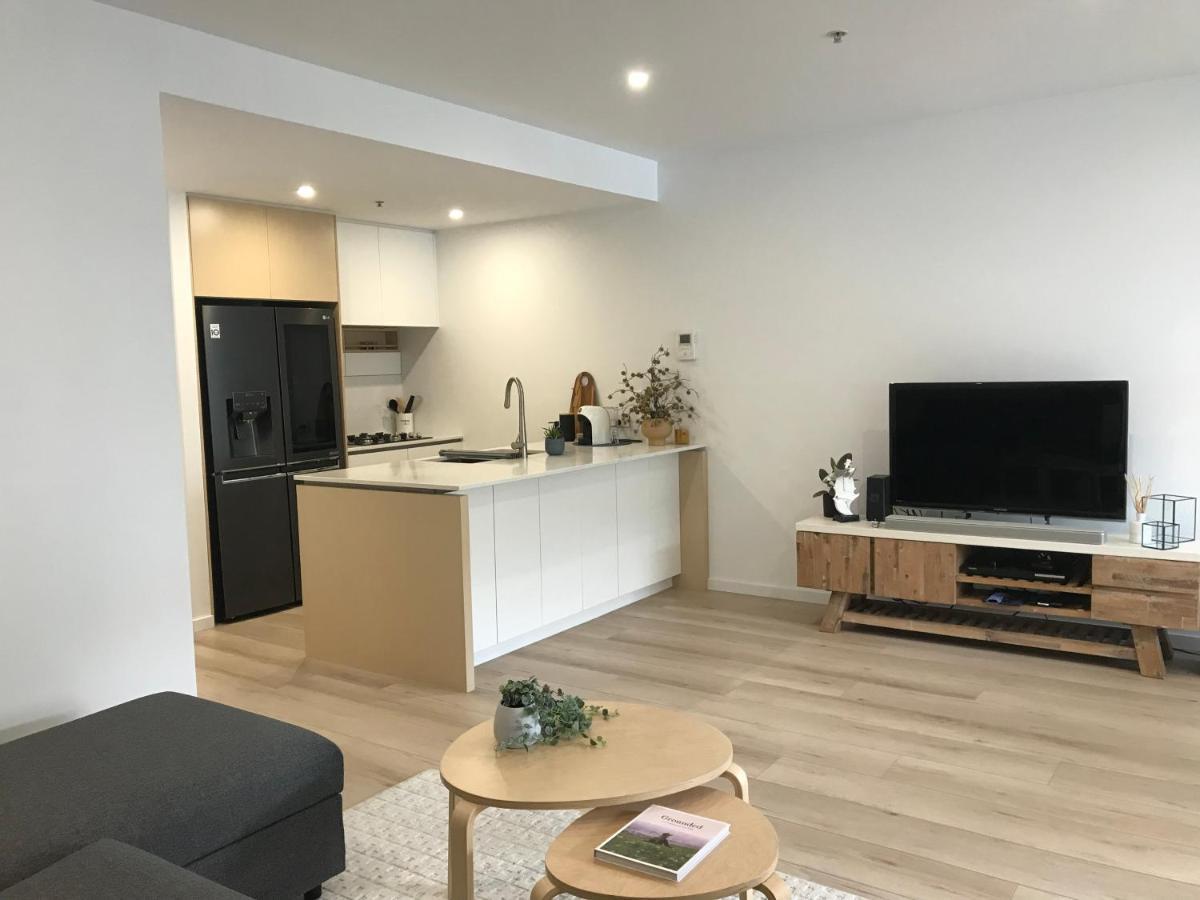 In The Heart Of Port Melbourne Apartment Bagian luar foto