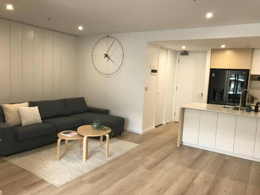 In The Heart Of Port Melbourne Apartment Bagian luar foto