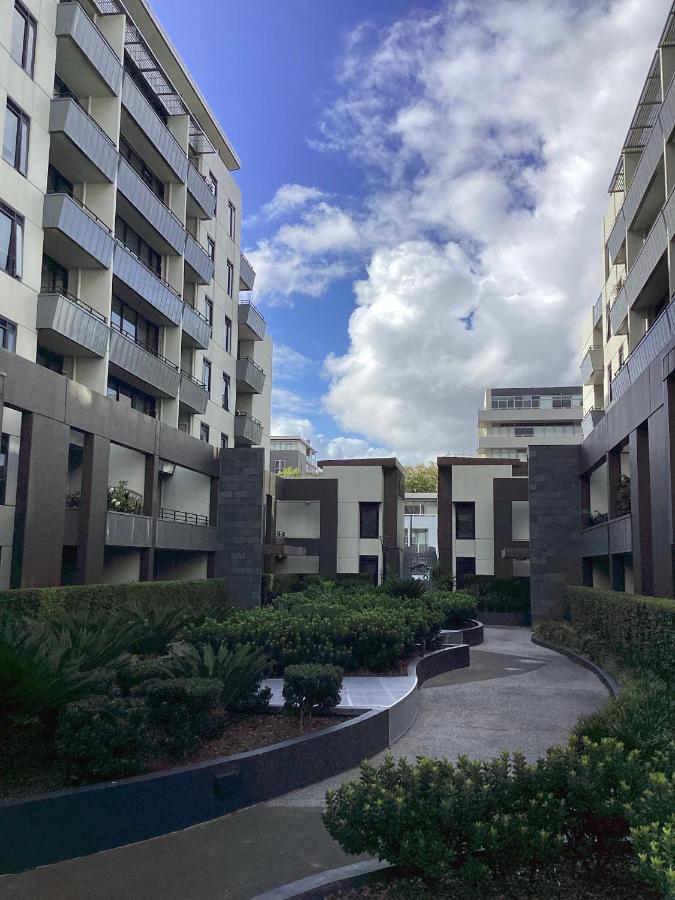 In The Heart Of Port Melbourne Apartment Bagian luar foto