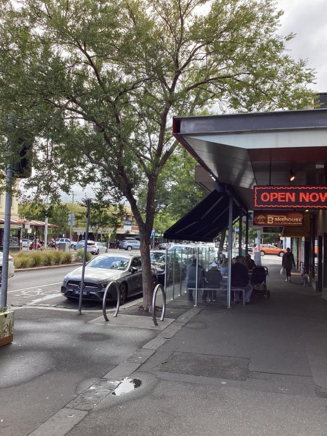 In The Heart Of Port Melbourne Apartment Bagian luar foto