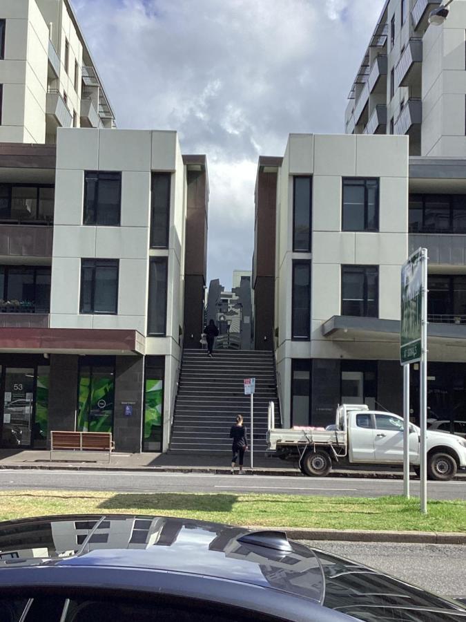 In The Heart Of Port Melbourne Apartment Bagian luar foto
