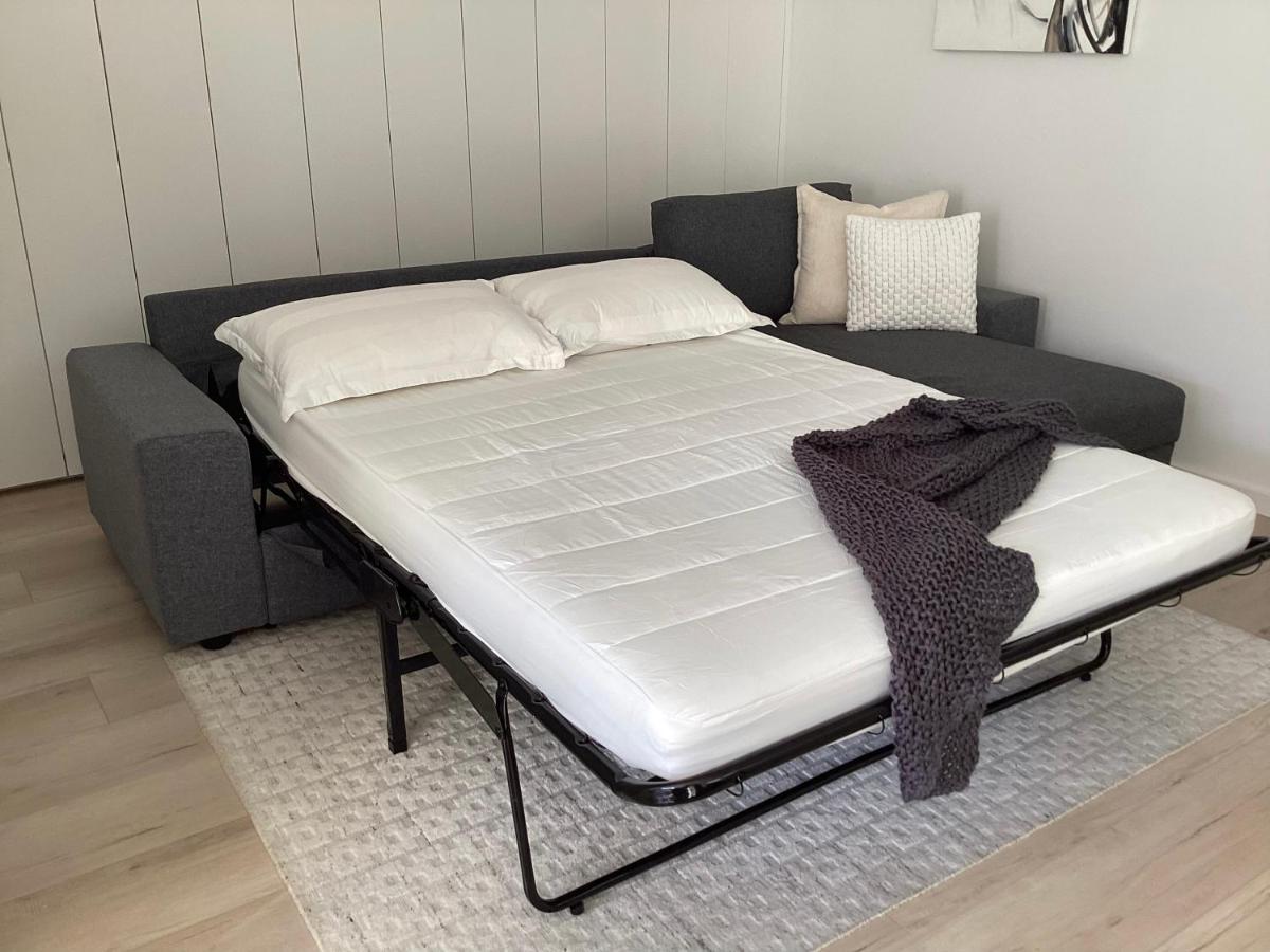 In The Heart Of Port Melbourne Apartment Bagian luar foto